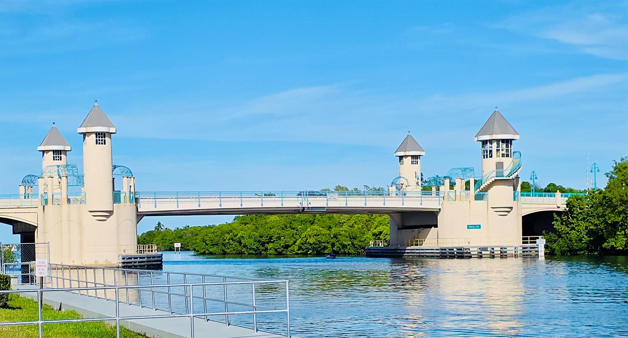 STERLING VILLAGE 240 COND - Residential