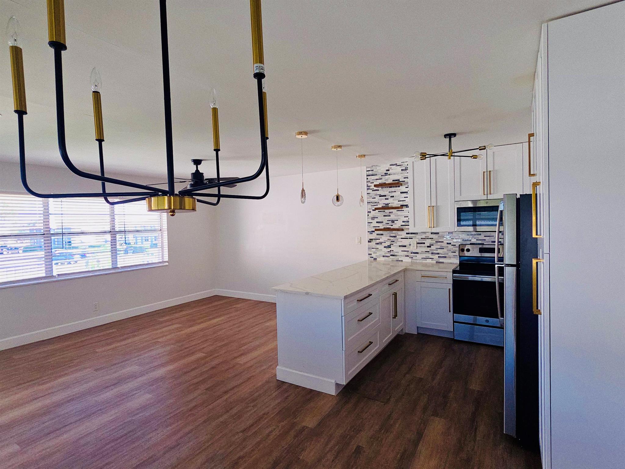 STERLING VILLAGE 240 COND - Residential