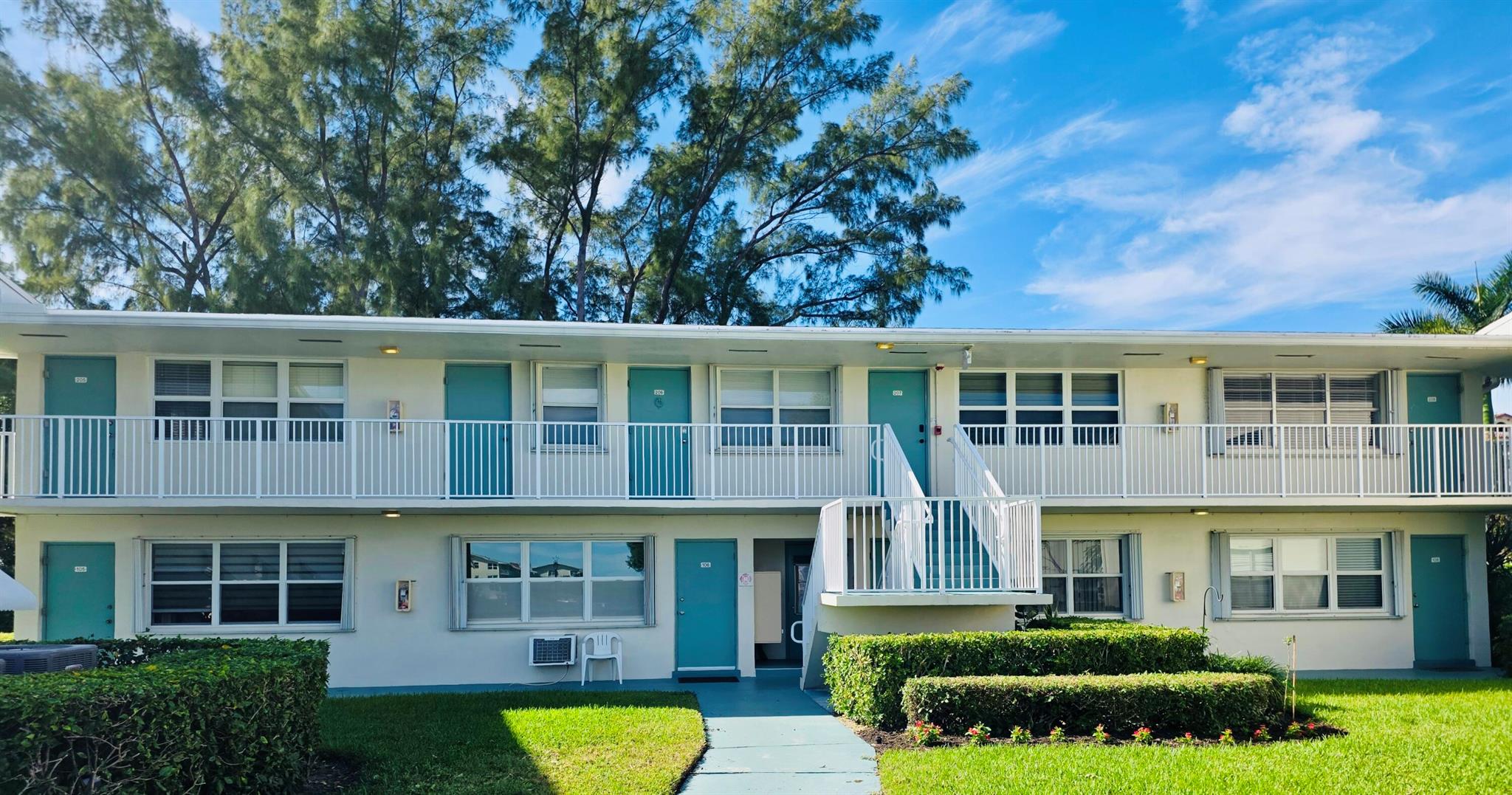 STERLING VILLAGE 240 COND - Residential