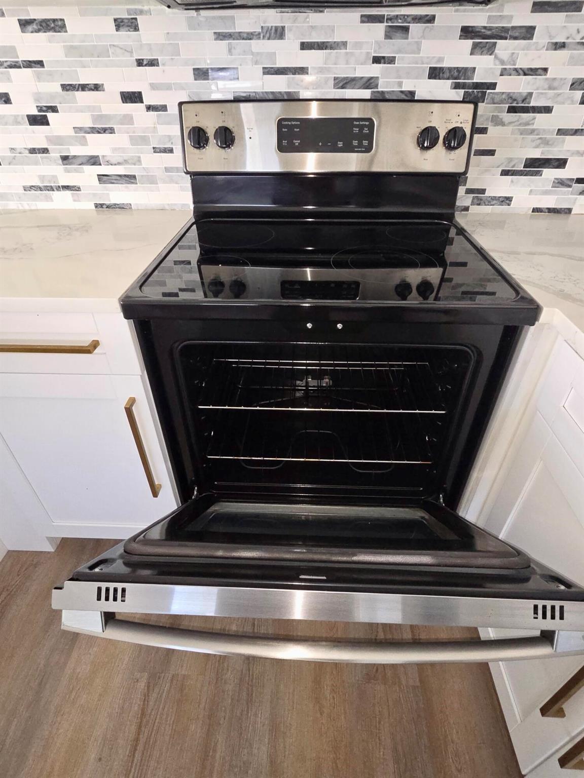 STERLING VILLAGE 240 COND - Residential