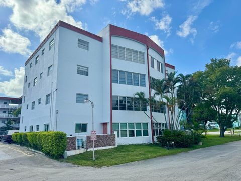 A home in Lauderdale Lakes