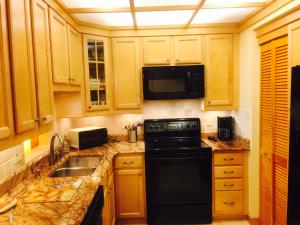 COLONIAL RIDGE CORP - Residential