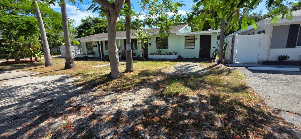 Photo of 1044 NE 10th Avenue, Fort Lauderdale, FL 33304 (MLS # B26068708)