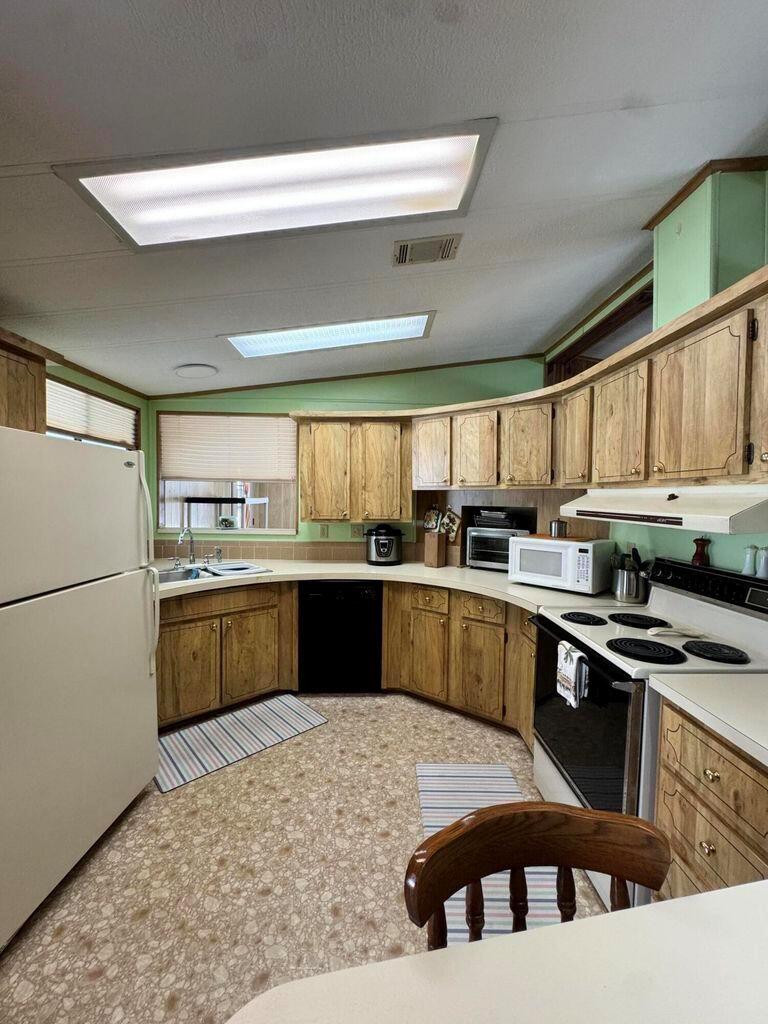 Spanish Lakes Country Clu - Residential