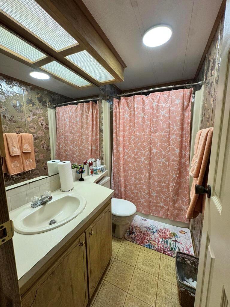 Spanish Lakes Country Clu - Residential