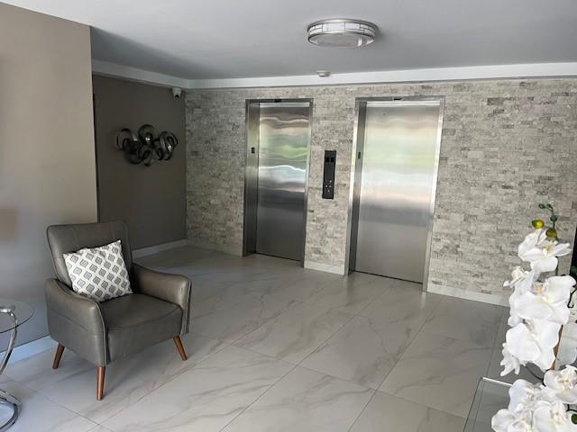 PALM-AIRE COUNTRY CLUB - Residential