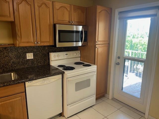 PALM-AIRE COUNTRY CLUB - Residential