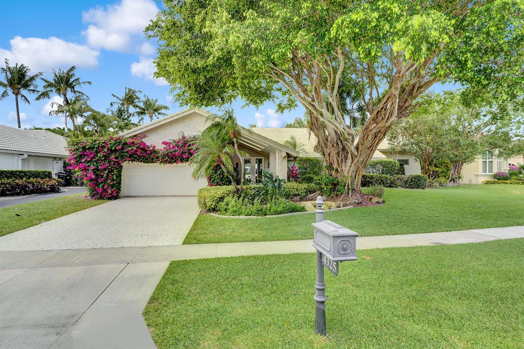 Photo of 4325 White Cedar Drive, Delray Beach, FL 33445 (MLS # R11075394)
