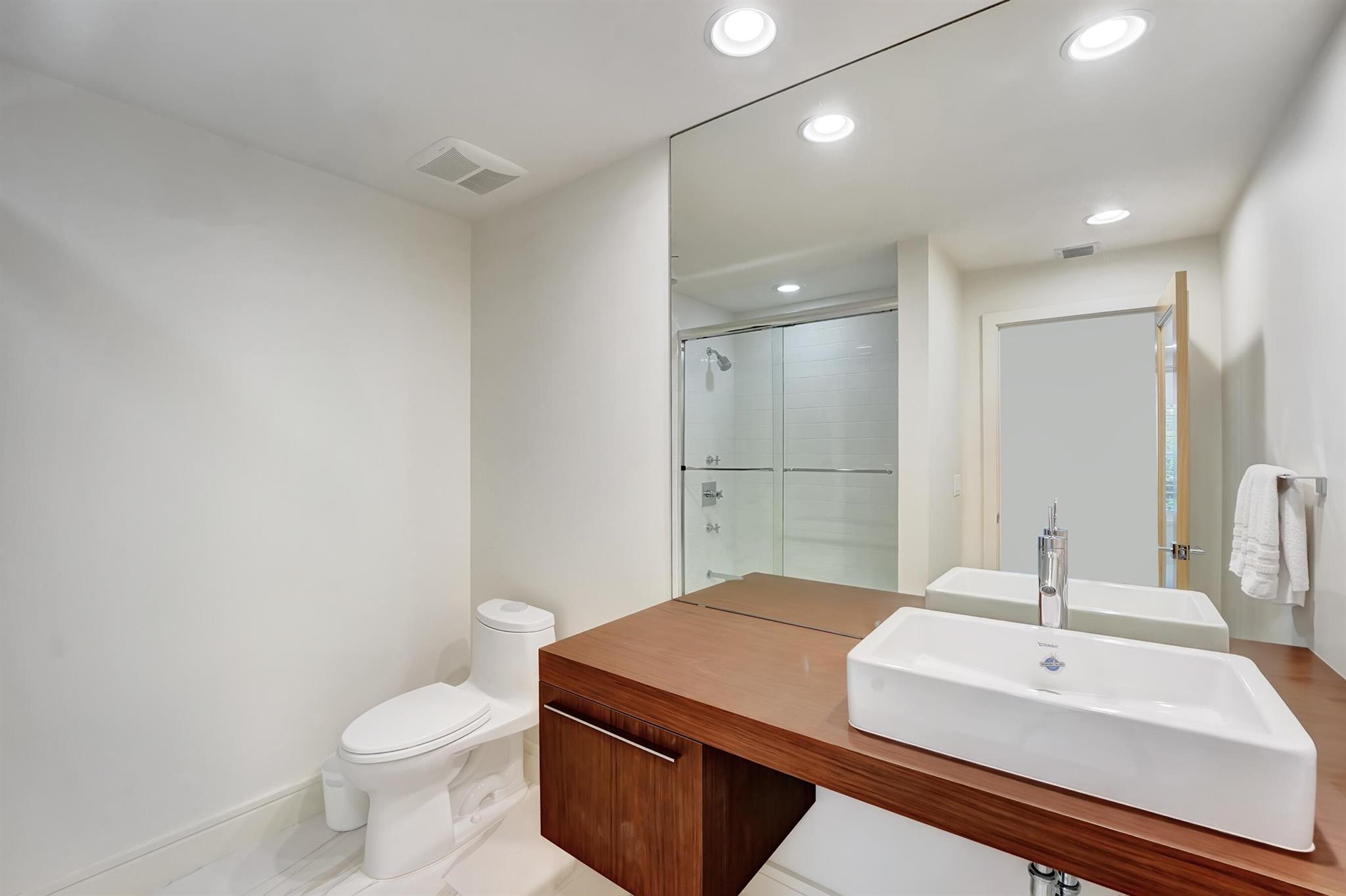 Delaire Country Club - Residential