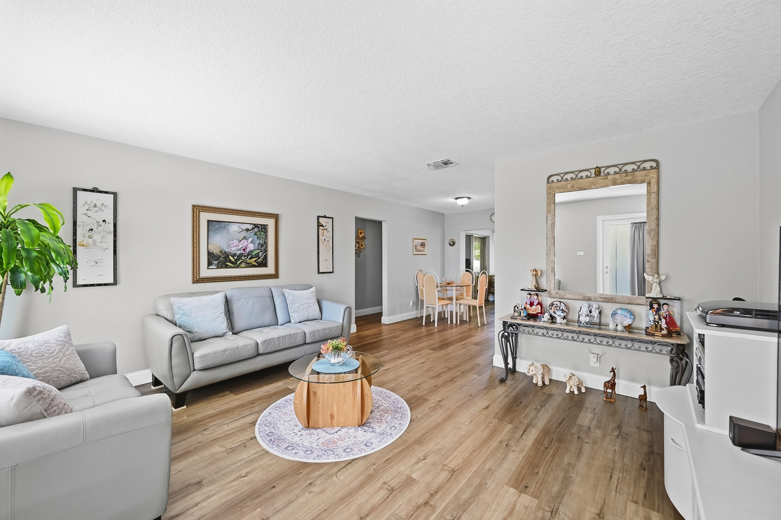 5711 NW 84th Terrace