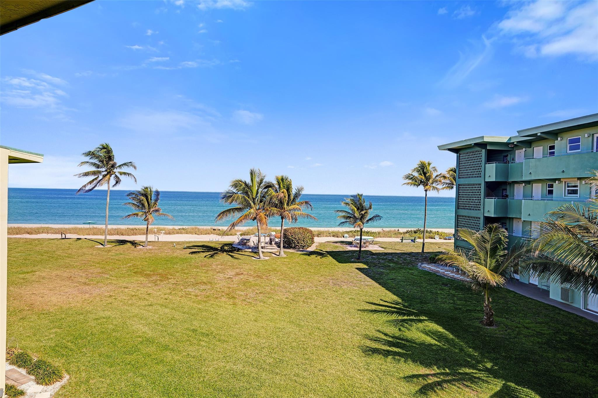 HILLSBORO MILE OCEAN APTS - Residential