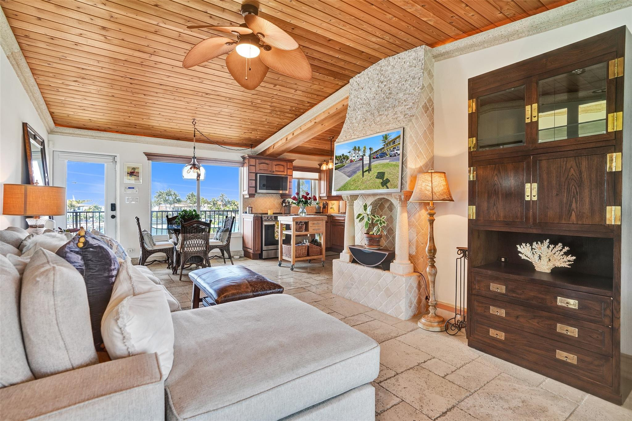 HILLSBORO MILE OCEAN APTS - Residential