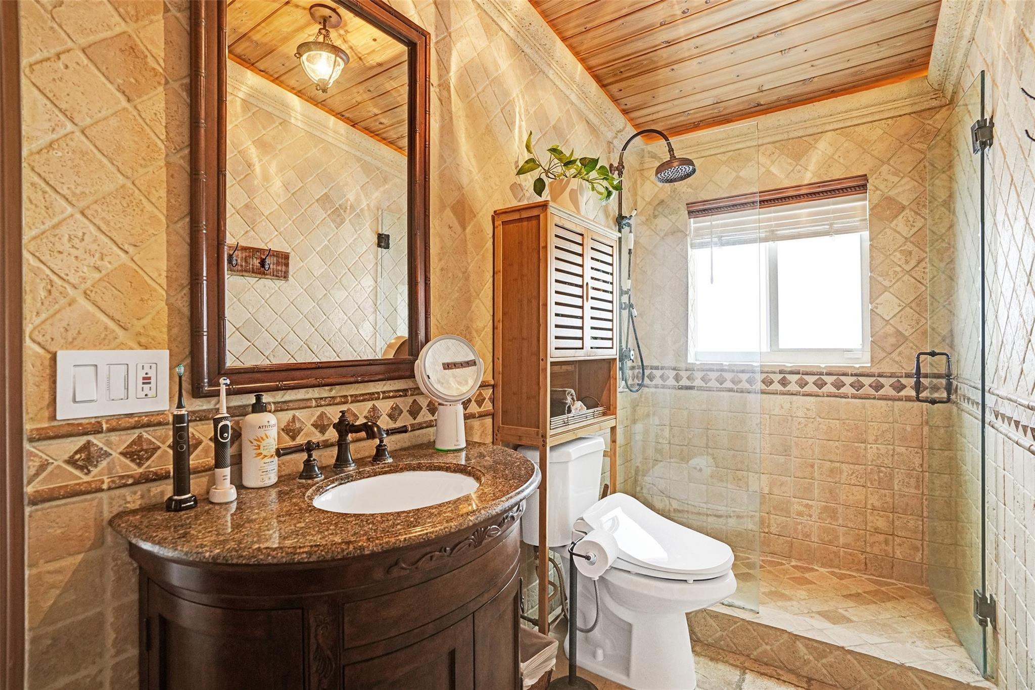 HILLSBORO MILE OCEAN APTS - Residential