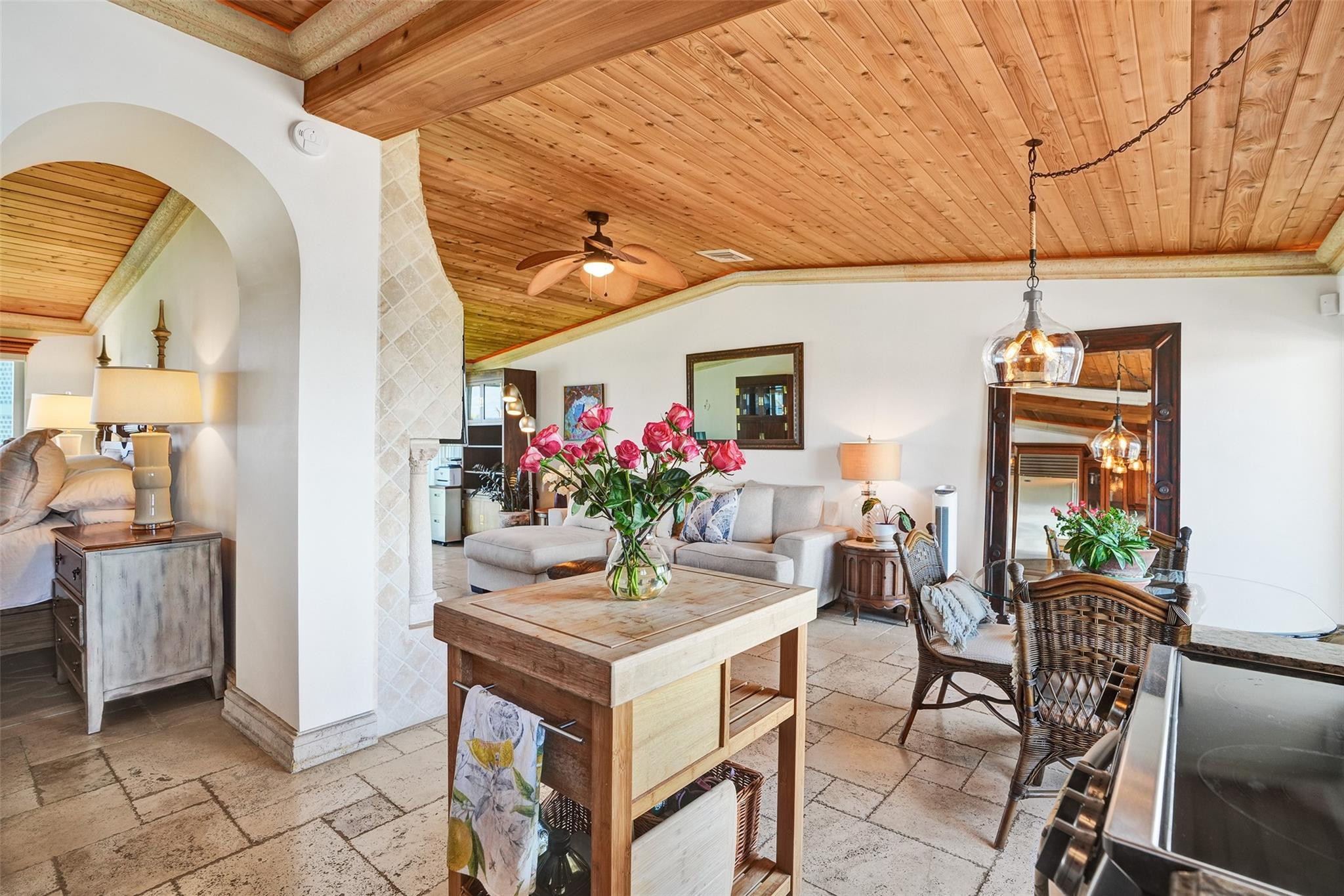 HILLSBORO MILE OCEAN APTS - Residential