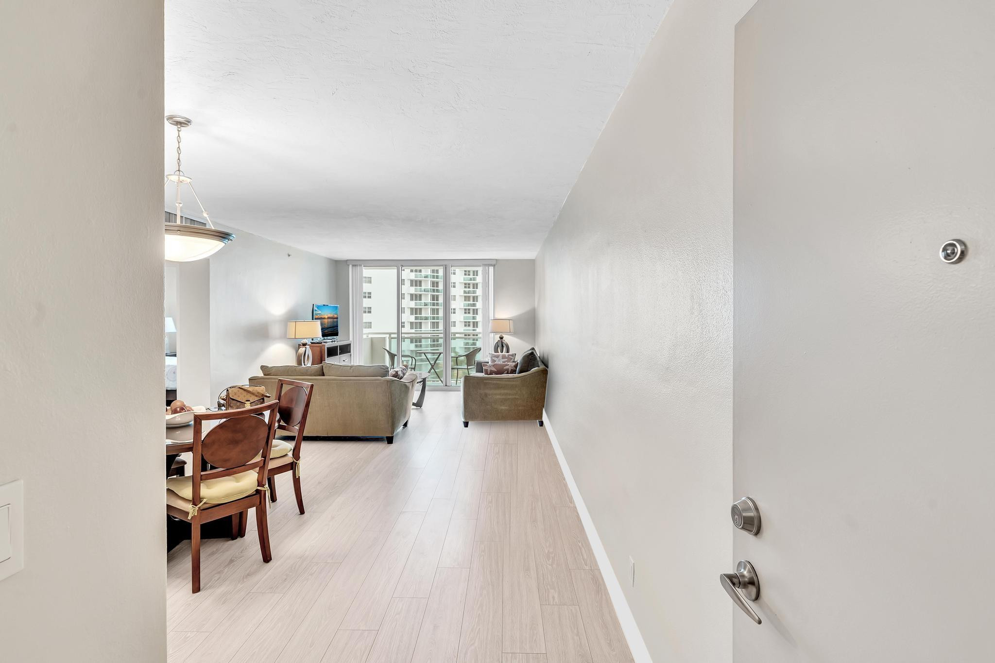 RESIDENCES ON HOLLYWOOD BEACH - Residential