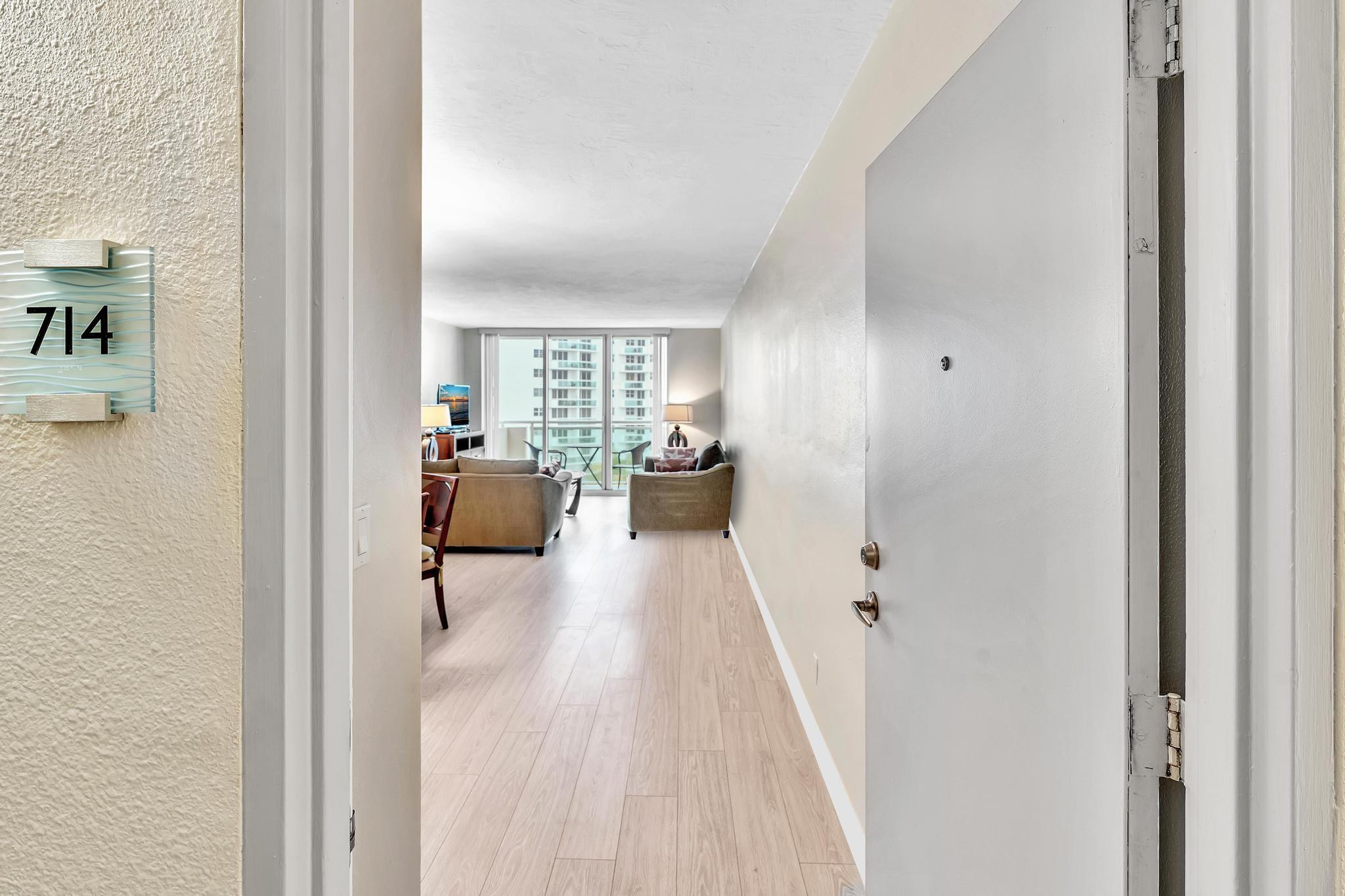 RESIDENCES ON HOLLYWOOD BEACH - Residential