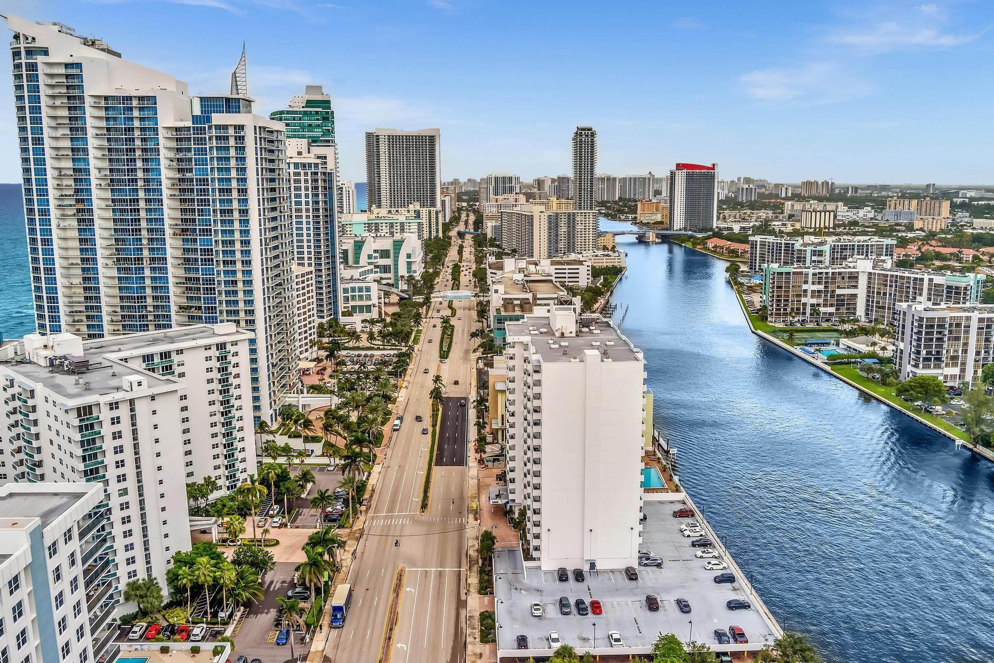 RESIDENCES ON HOLLYWOOD BEACH - Residential