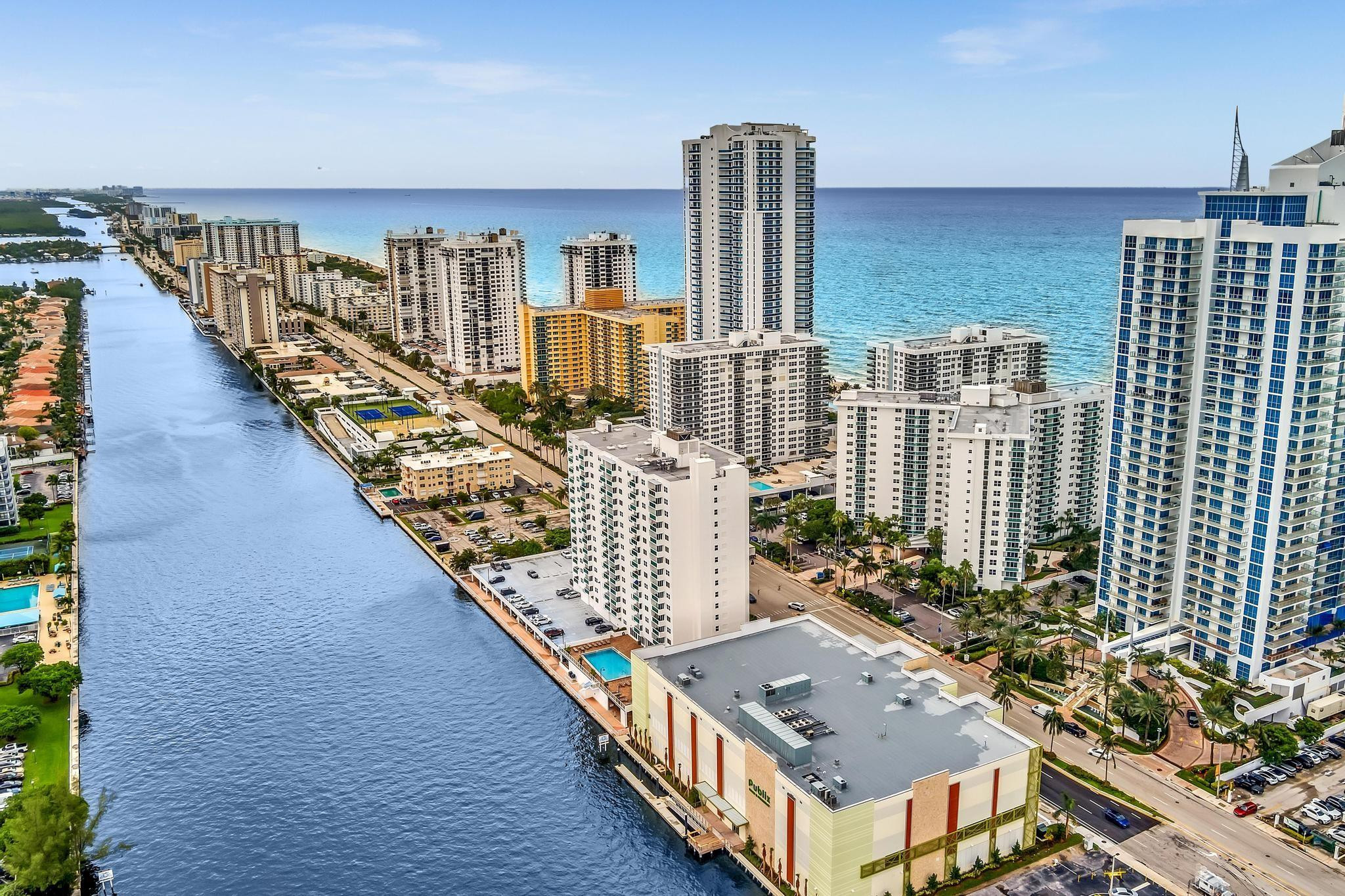 RESIDENCES ON HOLLYWOOD BEACH - Residential