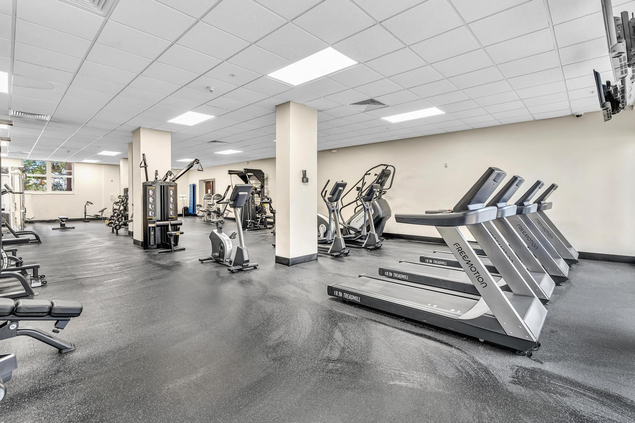 RESIDENCES ON HOLLYWOOD BEACH - Residential