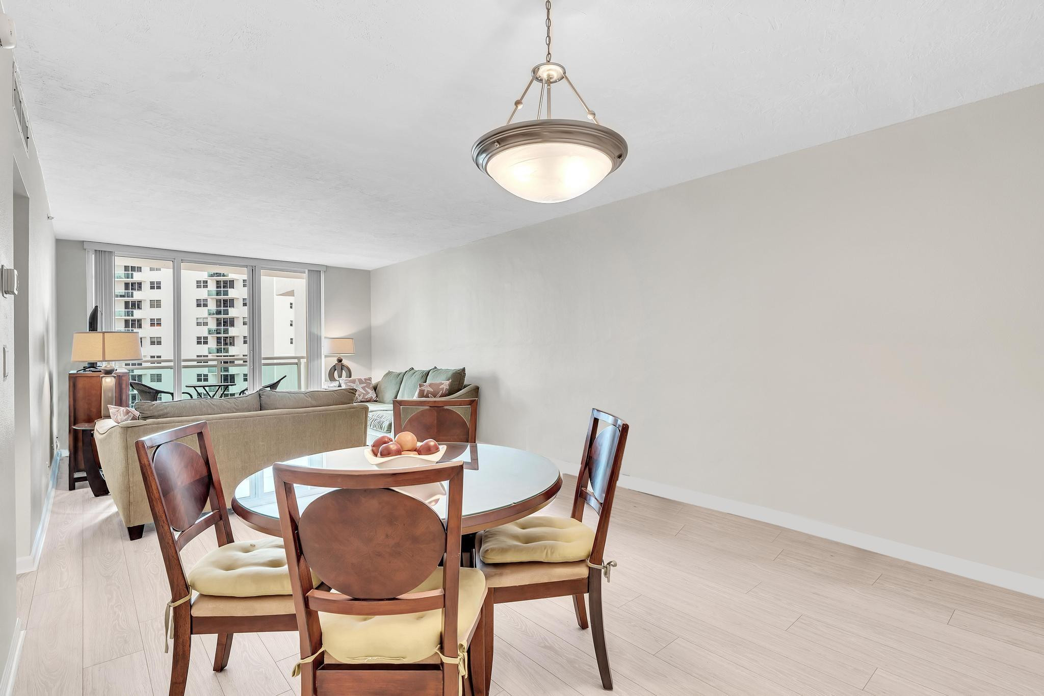 RESIDENCES ON HOLLYWOOD BEACH - Residential