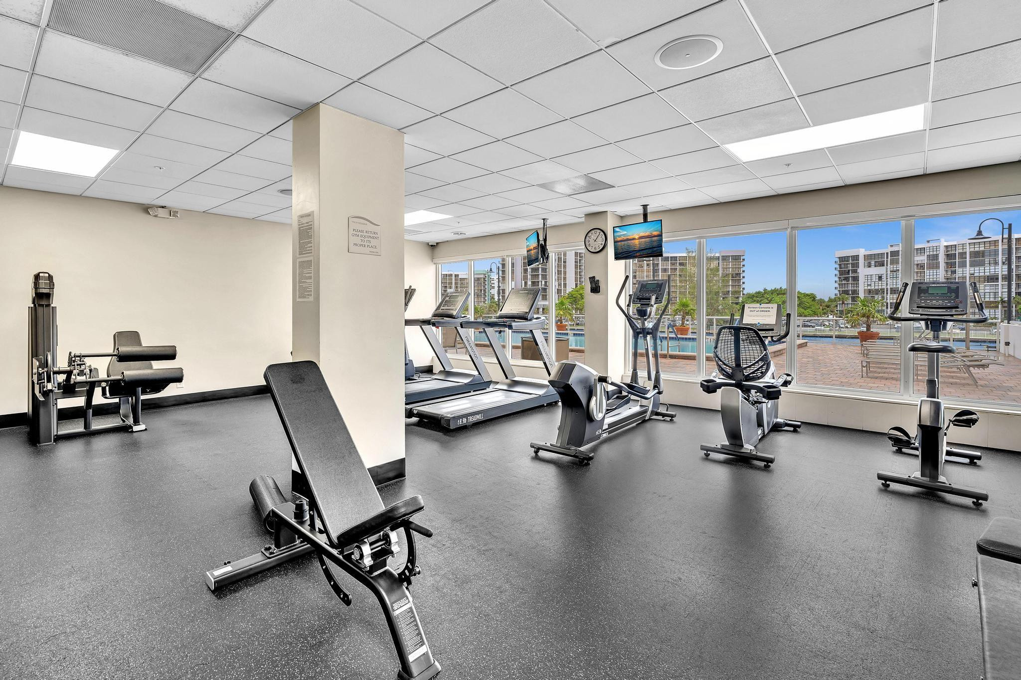 RESIDENCES ON HOLLYWOOD BEACH - Residential