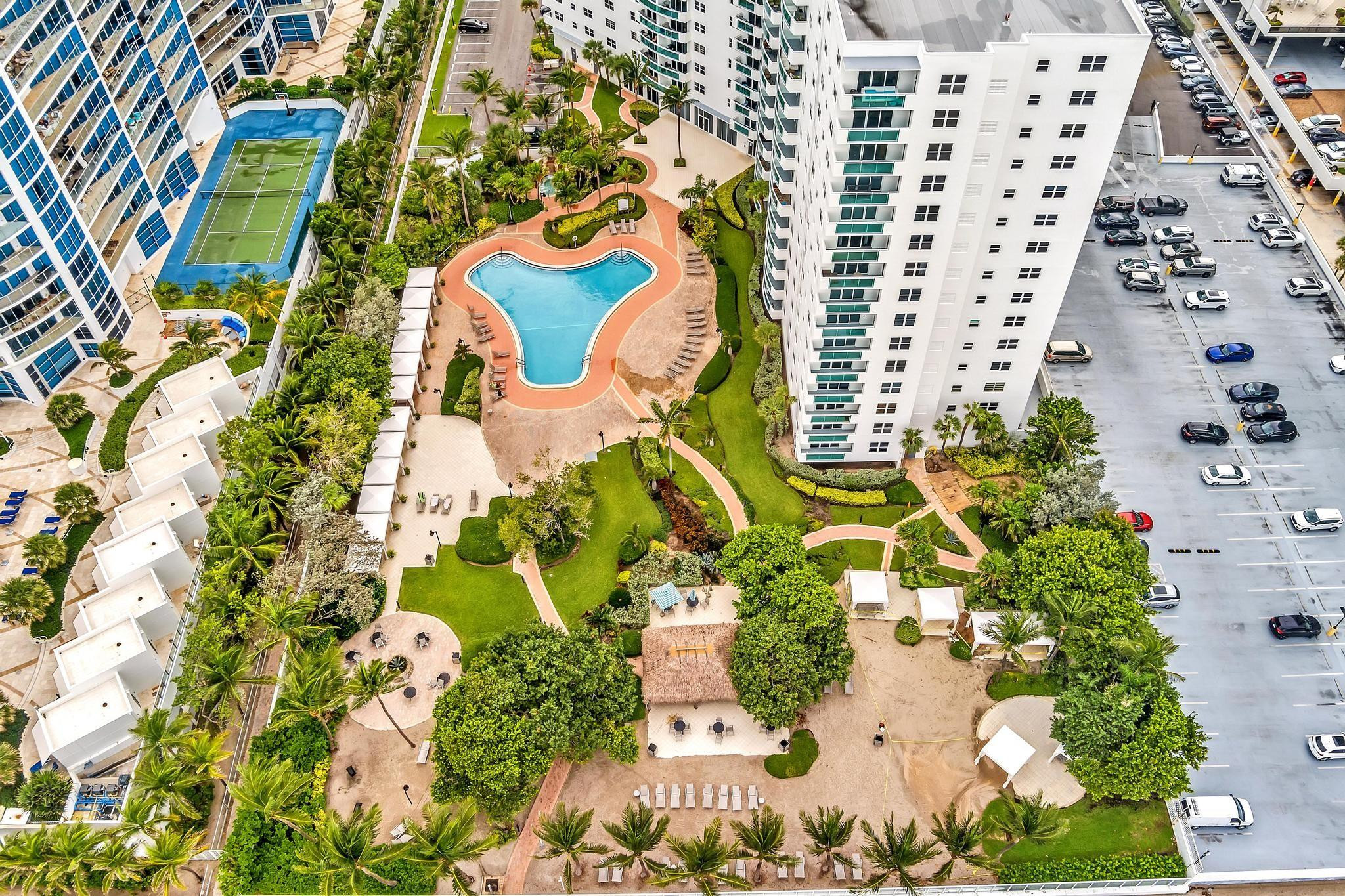 RESIDENCES ON HOLLYWOOD BEACH - Residential