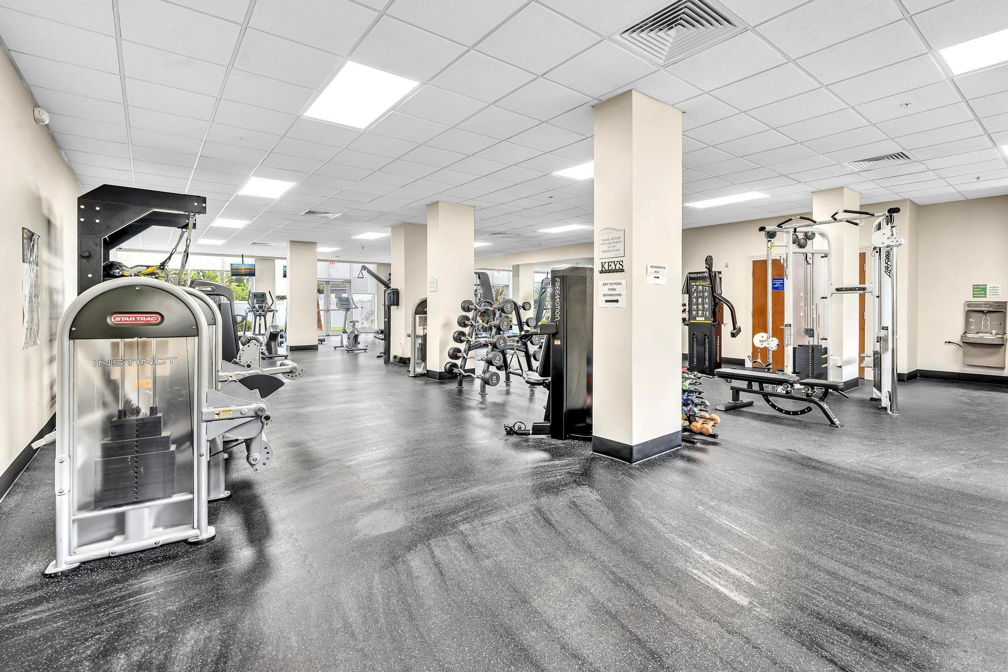 RESIDENCES ON HOLLYWOOD BEACH - Residential