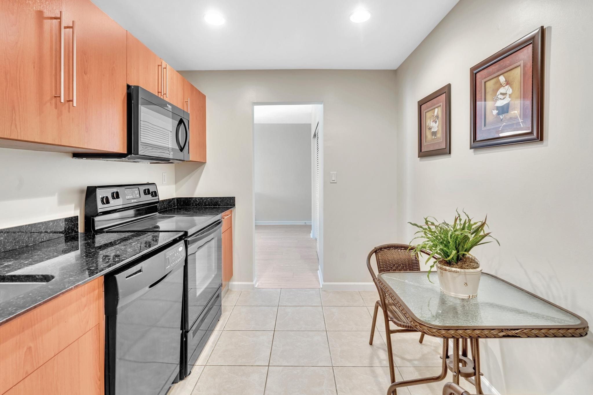 RESIDENCES ON HOLLYWOOD BEACH - Residential