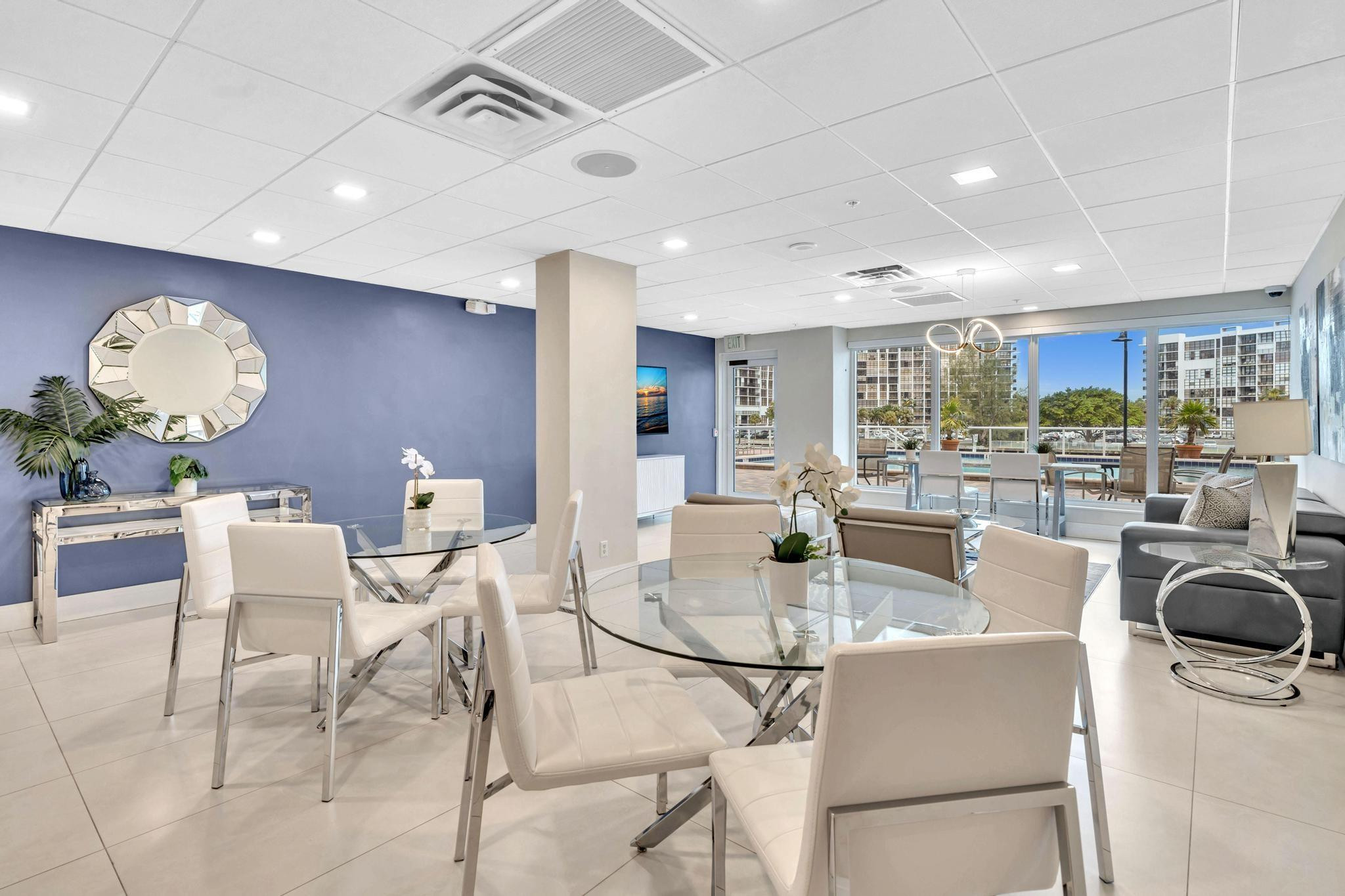 RESIDENCES ON HOLLYWOOD BEACH - Residential