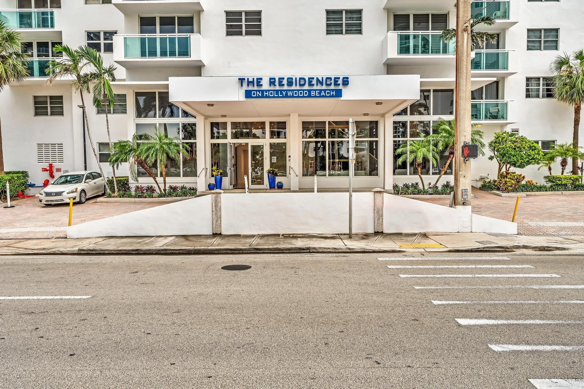 RESIDENCES ON HOLLYWOOD BEACH - Residential