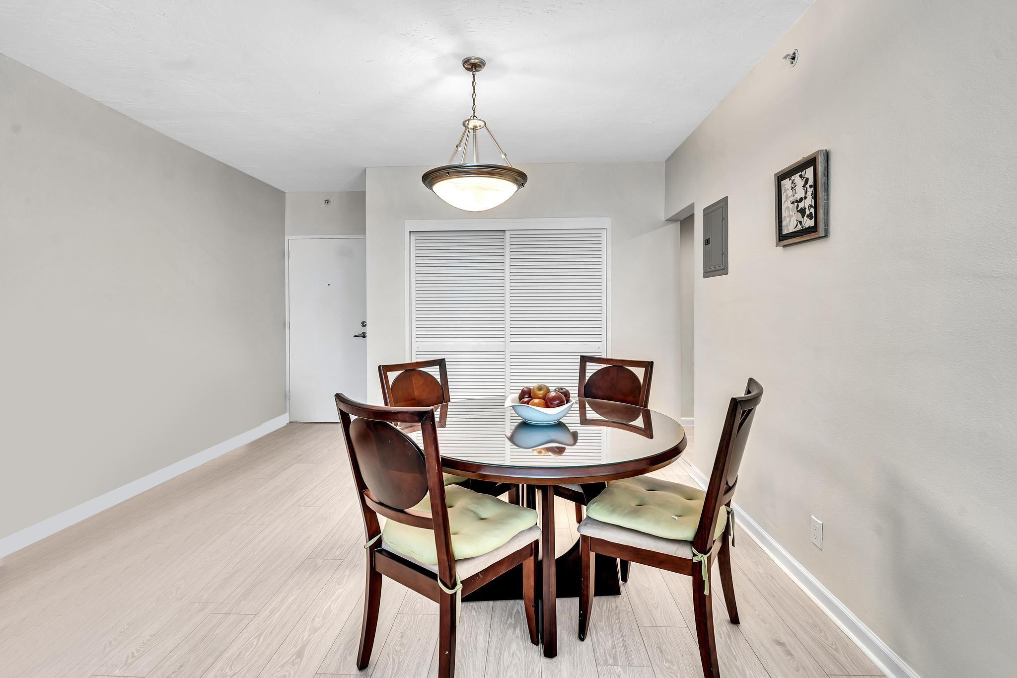 RESIDENCES ON HOLLYWOOD BEACH - Residential