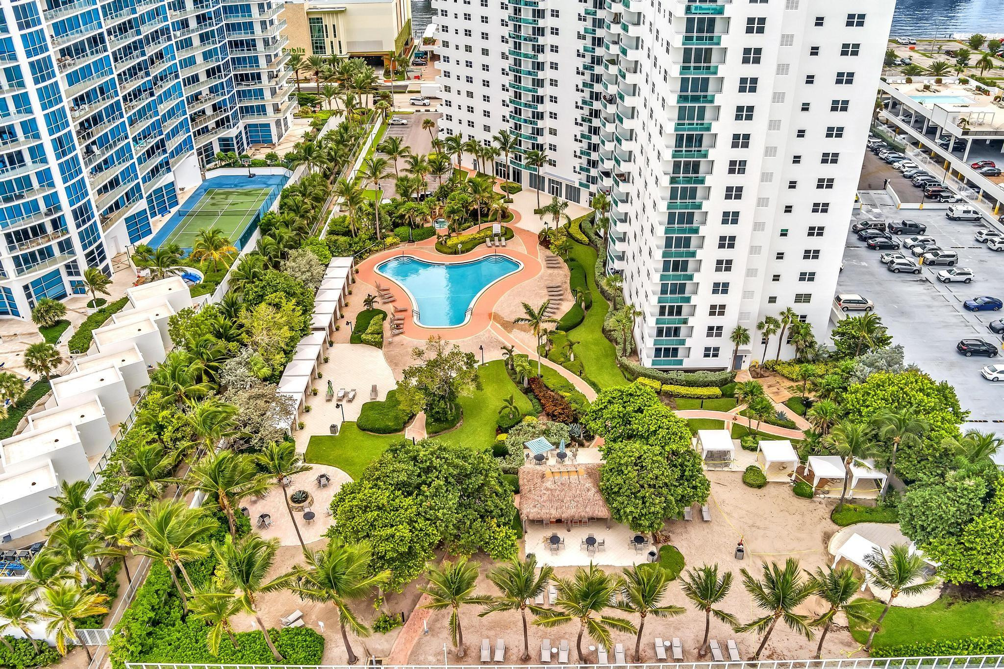 RESIDENCES ON HOLLYWOOD BEACH - Residential