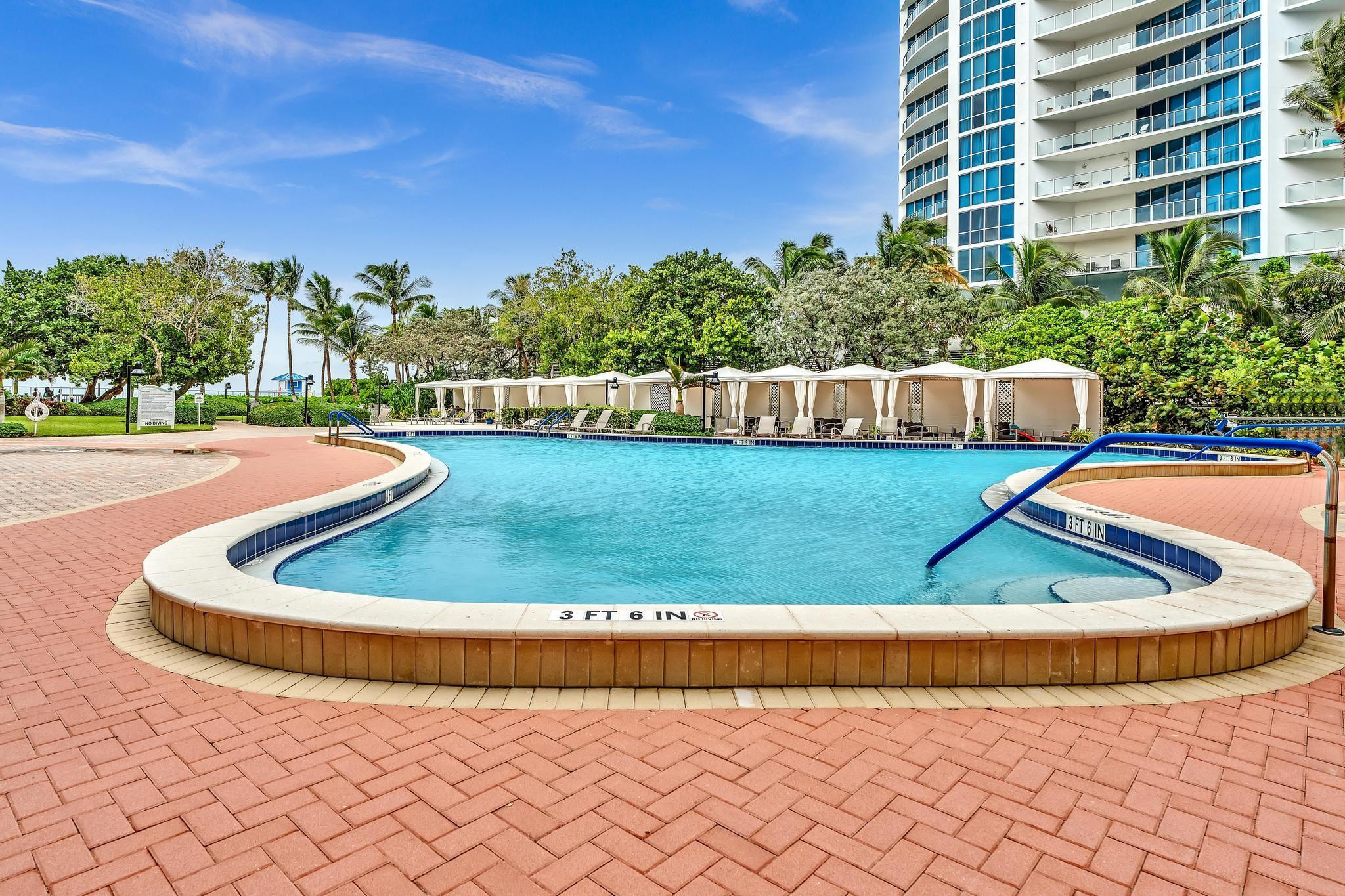 RESIDENCES ON HOLLYWOOD BEACH - Residential