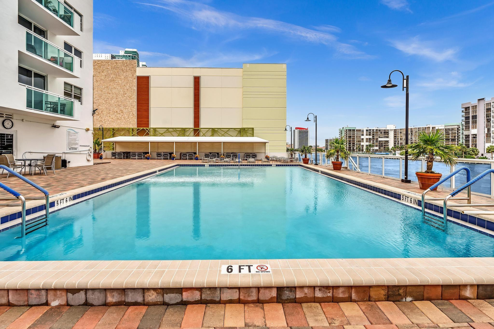 RESIDENCES ON HOLLYWOOD BEACH - Residential