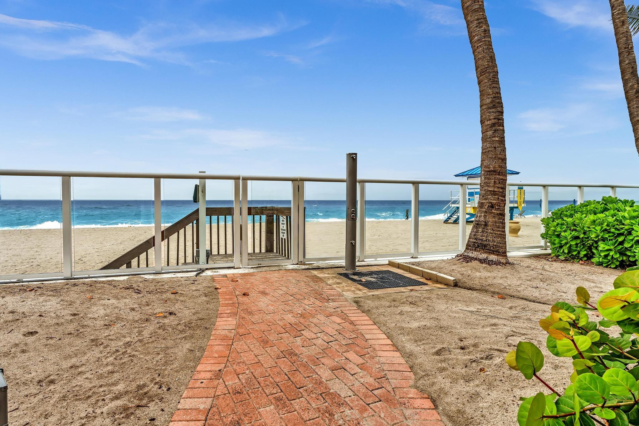 RESIDENCES ON HOLLYWOOD BEACH - Residential