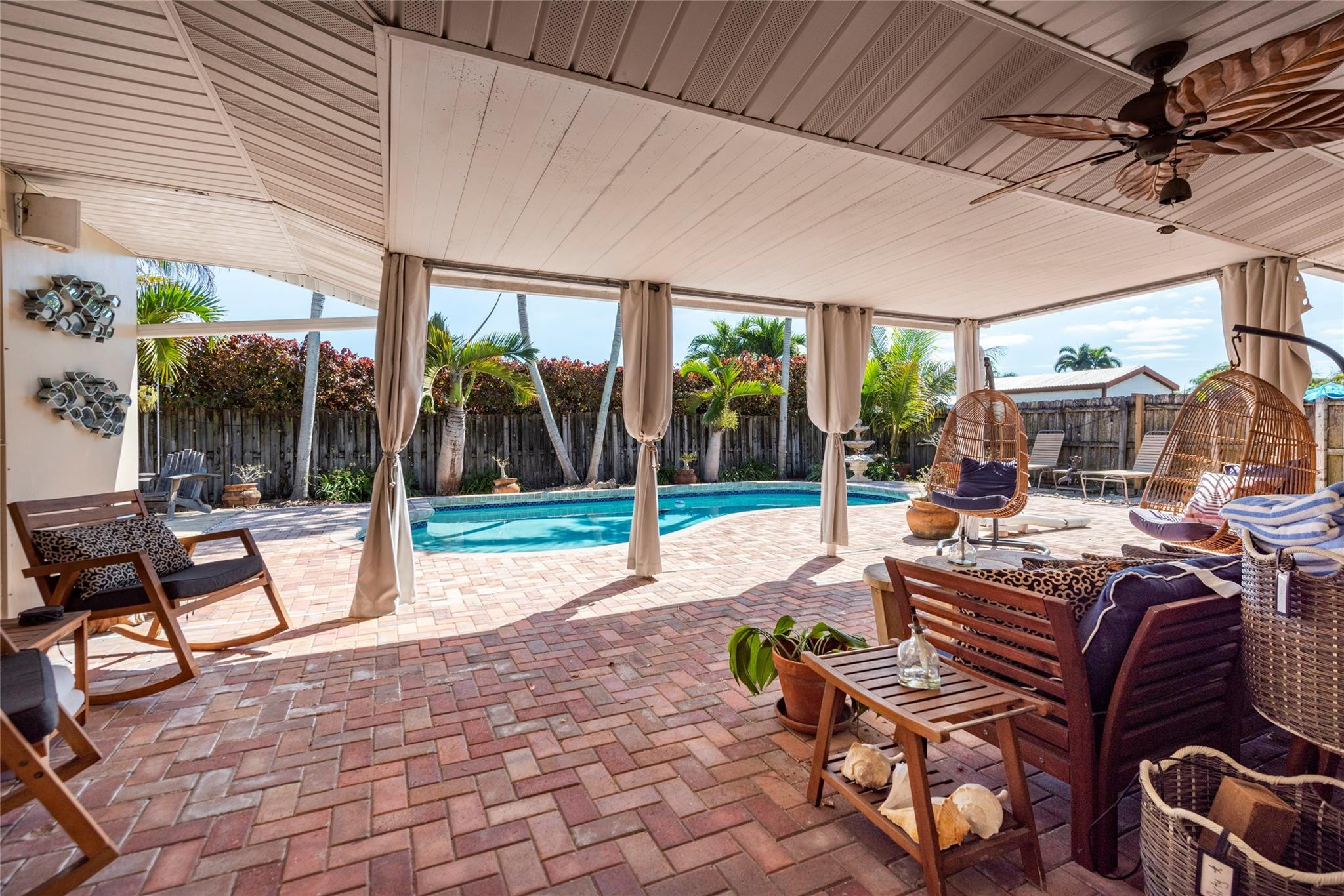 Pasadena Lakes South 75-4 - Residential