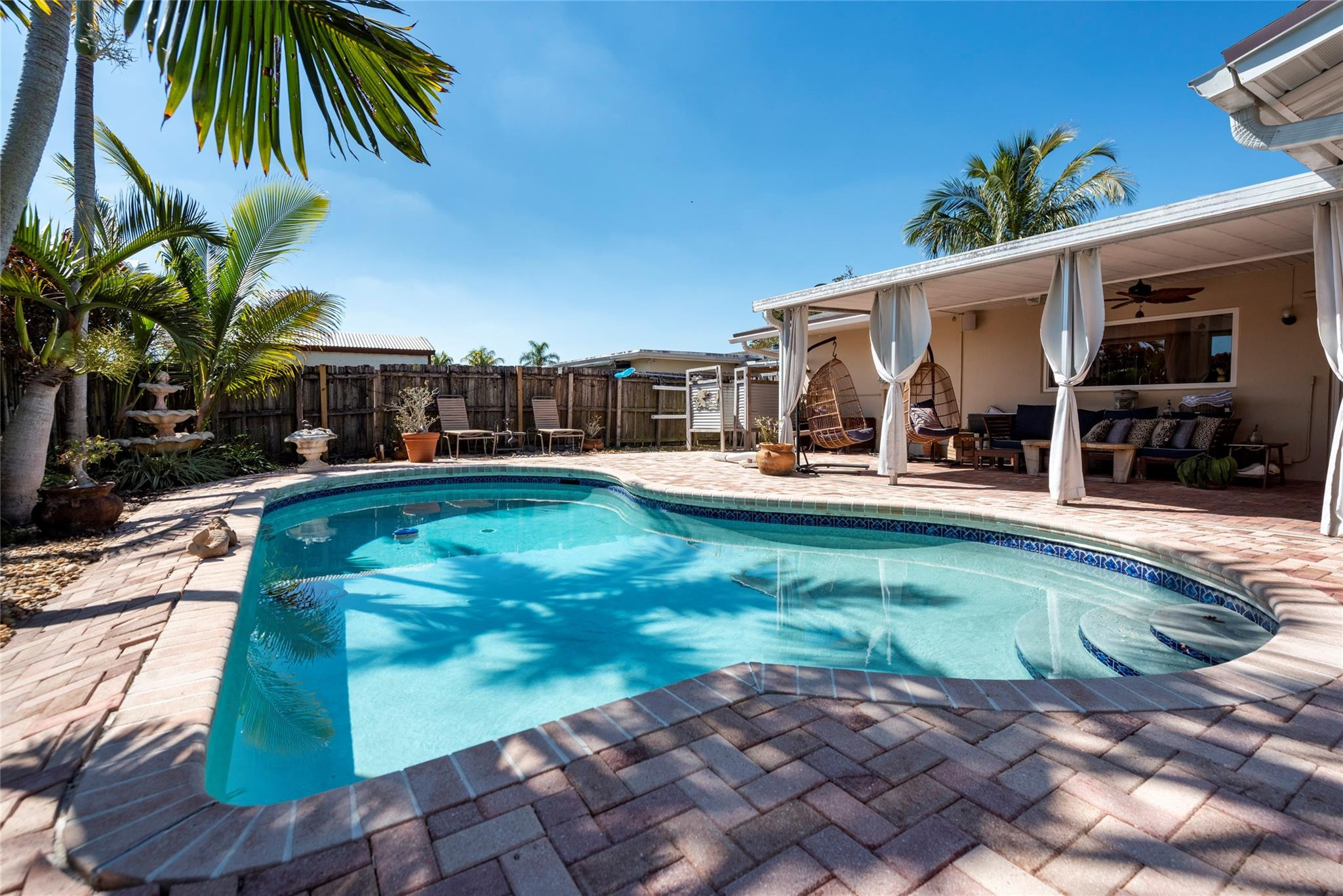 Pasadena Lakes South 75-4 - Residential