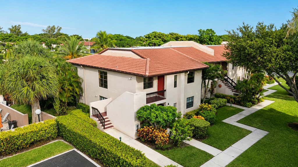 Photo of 9307 Vista Del Lago, Boca Raton, FL 33428 (MLS # B26065245)
