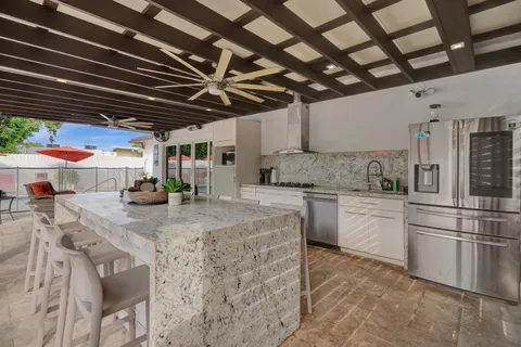 660 S Biscayne River Drive, Miami, FL MLS: R11051443