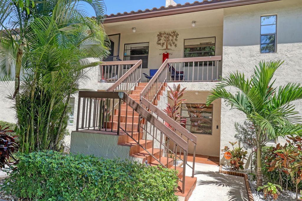 Photo of 21662 Arriba Real Real #44-D, Boca Raton, FL 33433 (MLS # R11131750)