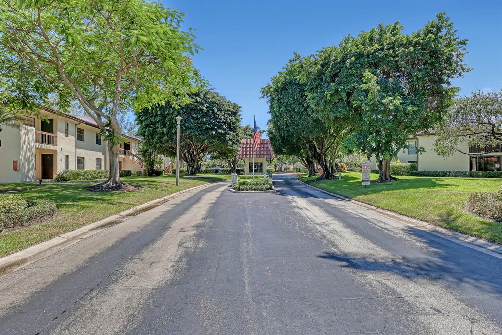 Photo of 21662 Arriba Real Real #44-D, Boca Raton, FL 33433 (MLS # R11131750)