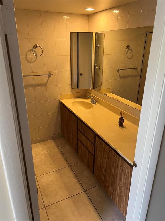 VILLAGE OF SANDALWOOD LAKES 3 - Residential