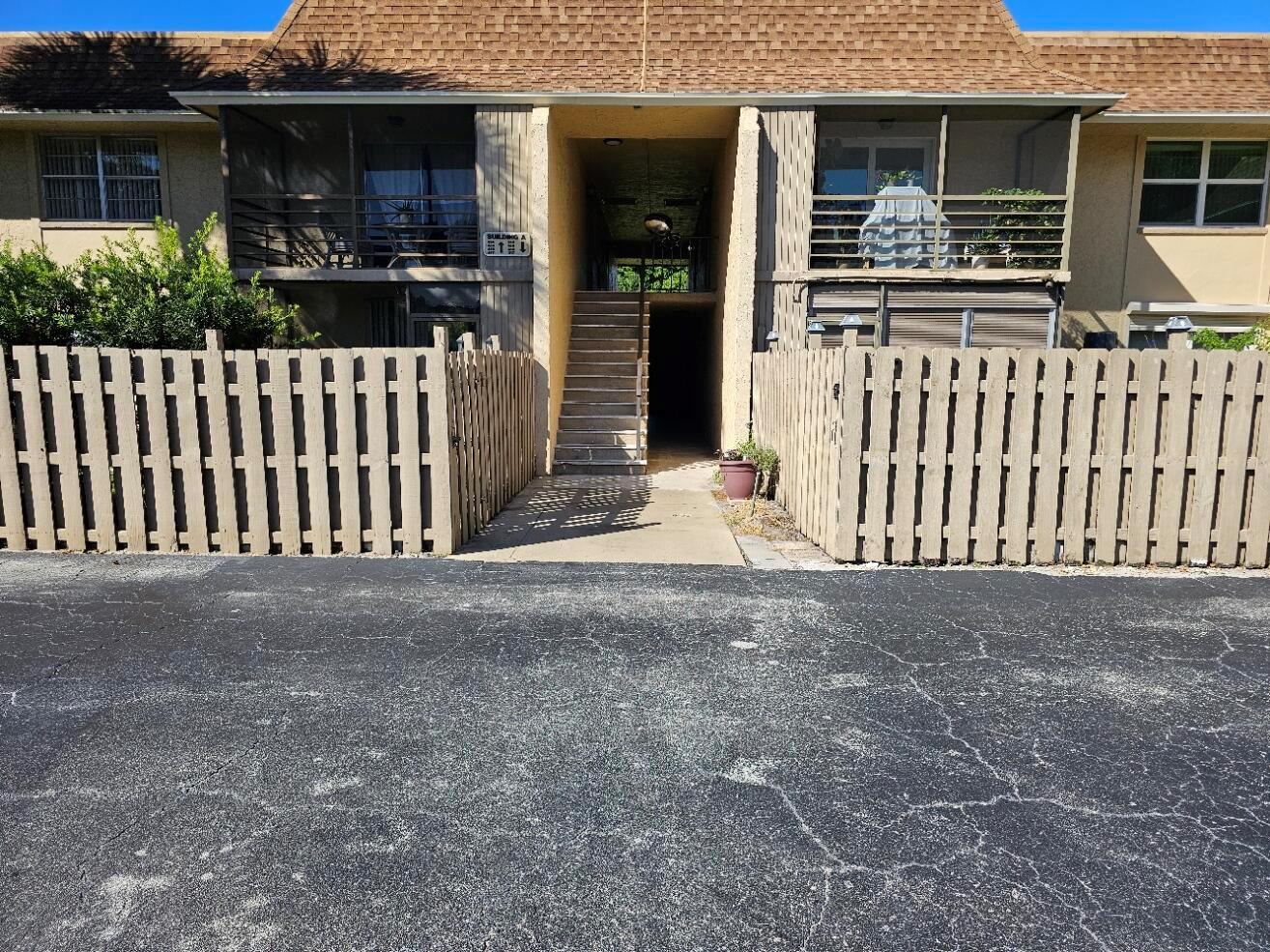 BEAUTIFULLY RENOVATED  SPACIOUS 2 BEDROOM 2 BATH CONDO IN THE ALL AGES COMMUNITY OF BOCA LINDA NORTH. QUIET GARDEN VIEW. NEW KITCHEN, NEW BATHS, NEW FLOORING, NEW A/C AND WATER HEATER. SUPER LOCATION : CLOSE TO SHOPPING & RESTAURANTS AT BOCA MALL & UNIVERSITY COMMONS, SCHOOLS,  FAU , BOCA REGIONAL HOSPITAL AND I-95. TEN MINUTES TO THE BEACH.