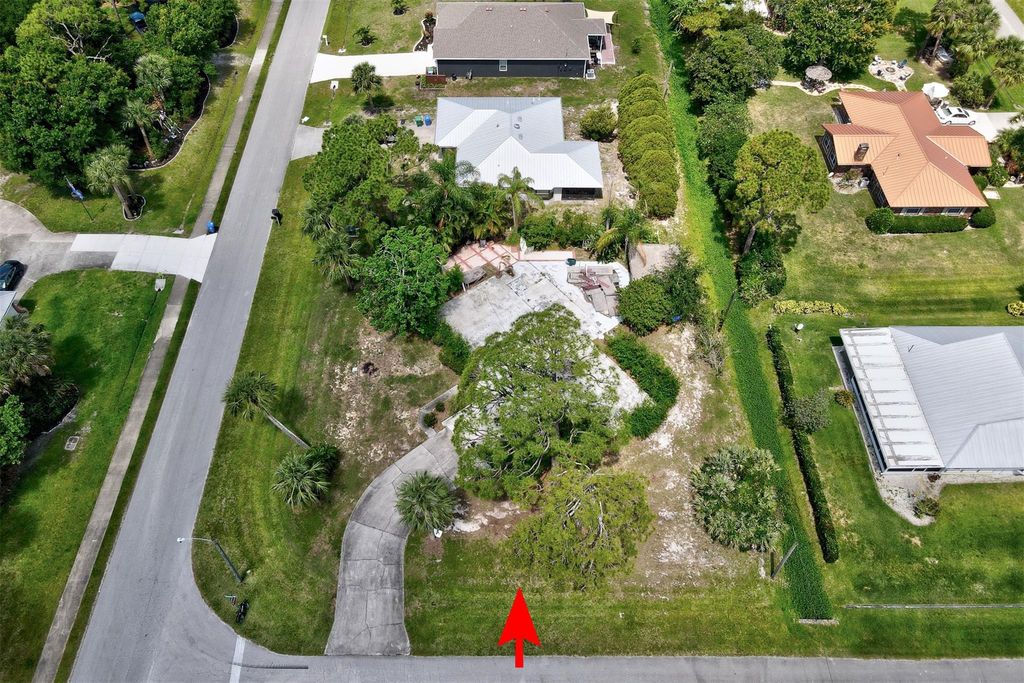 Photo of 702 Lake Drive, Sebastian, FL 32958 (MLS # F10504153)