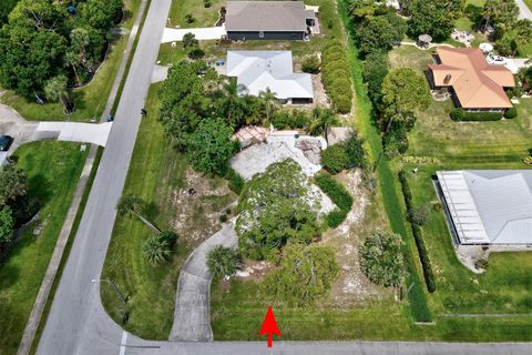 702 Lake Dr Sebastian FL 32958