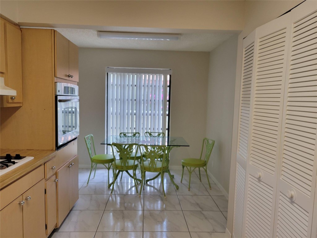 Deerfield Plaza - Residential