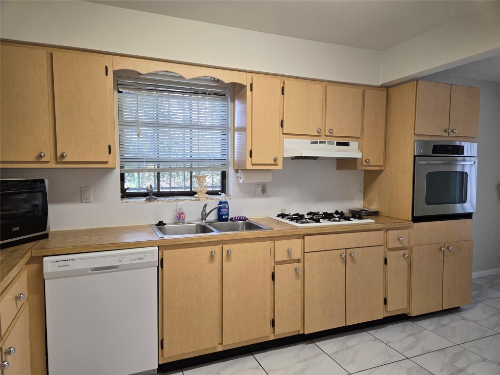 Deerfield Plaza - Residential