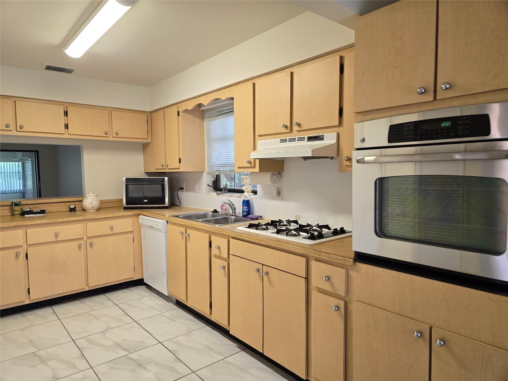 Deerfield Plaza - Residential