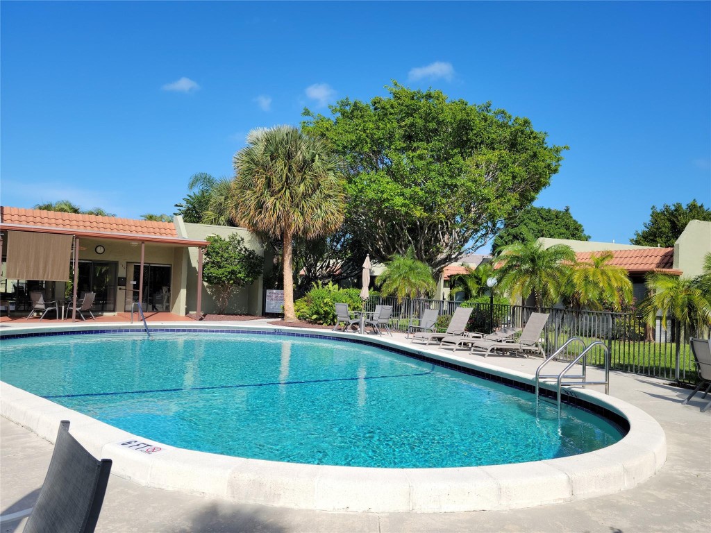 Deerfield Plaza - Residential