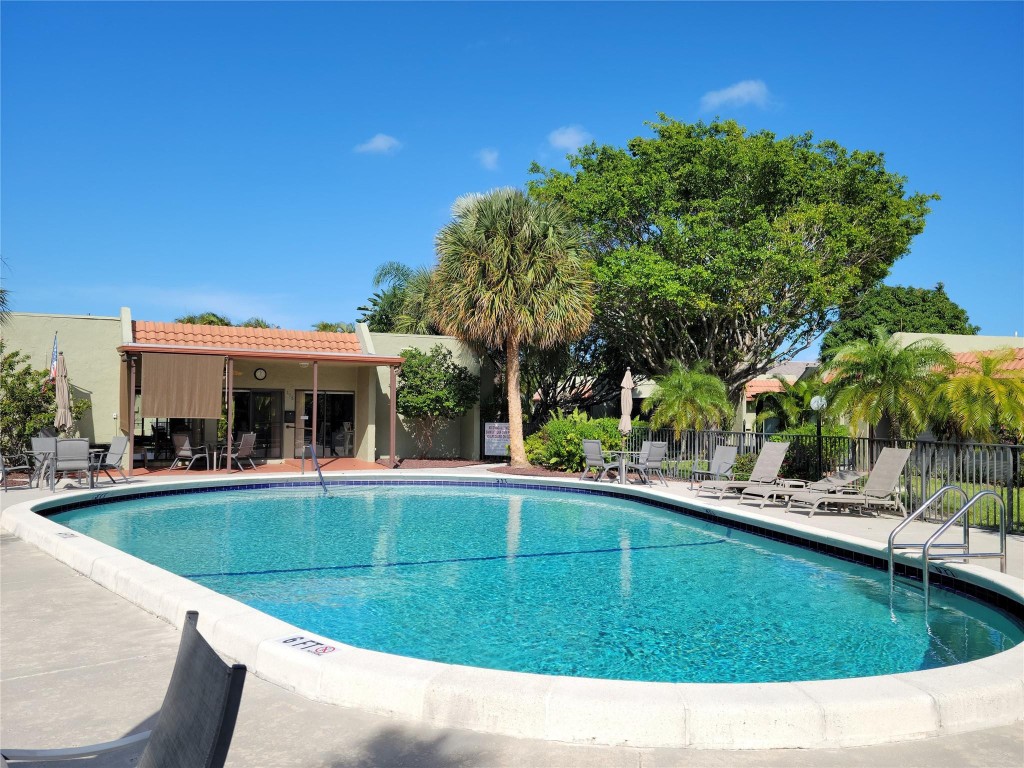 Deerfield Plaza - Residential